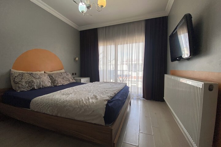 Room 4 of 43