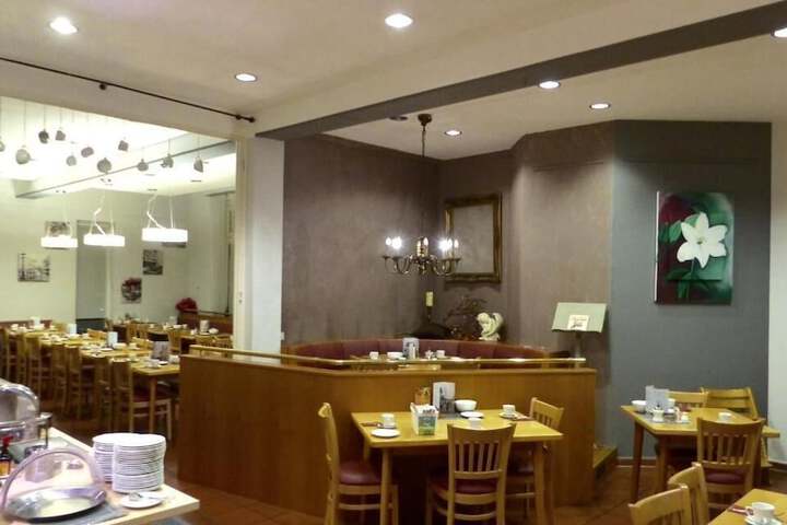 Dining 15 of 23