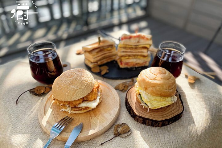 Breakfast/Coffee Service 77 of 117