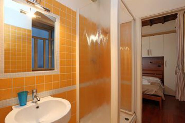 Room 5 of 22