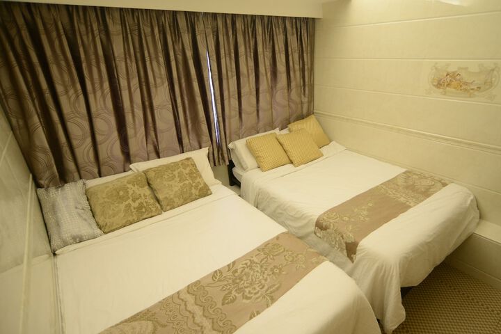 Room 14 of 195