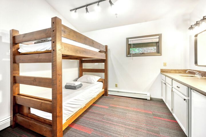 Room 81 of 138
