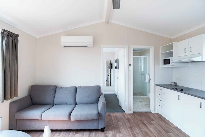 Room 42 of 101
