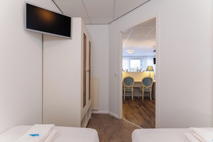 Room 47 of 144