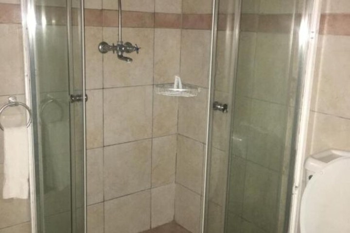 Room 10 of 21