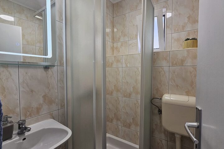 Room 127 of 140