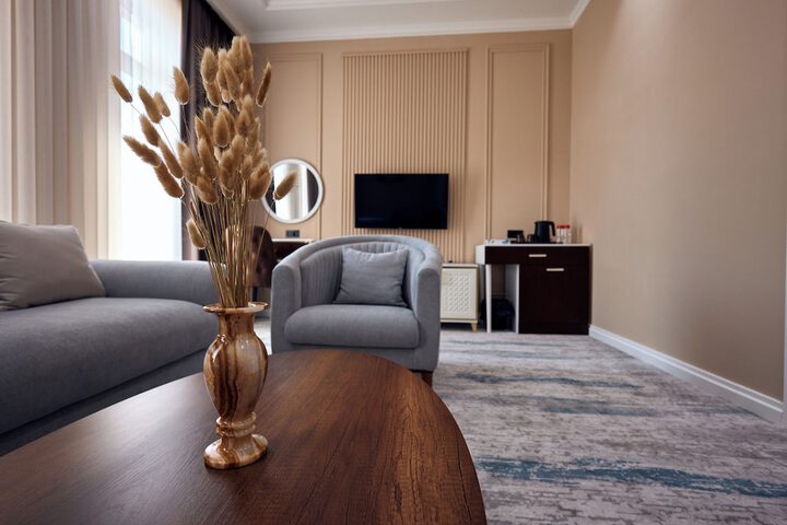 Room 17 of 40