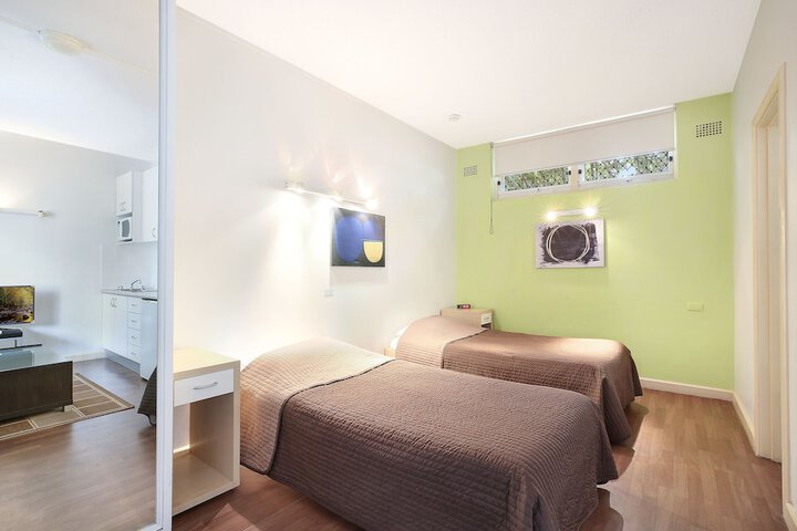 Room 3 of 35
