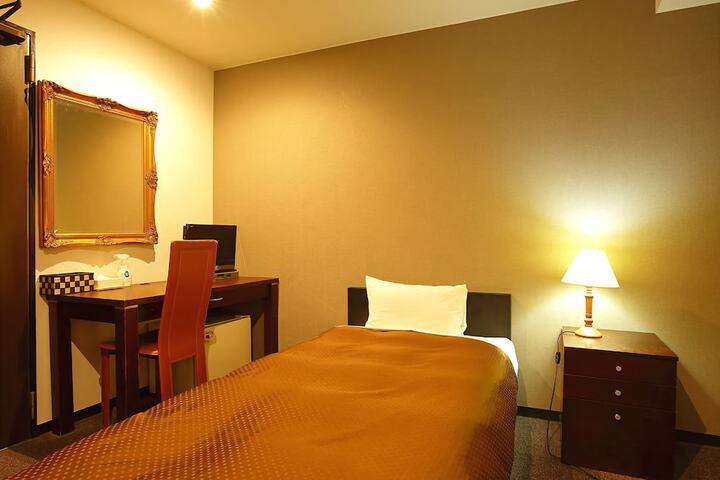 Room 18 of 46