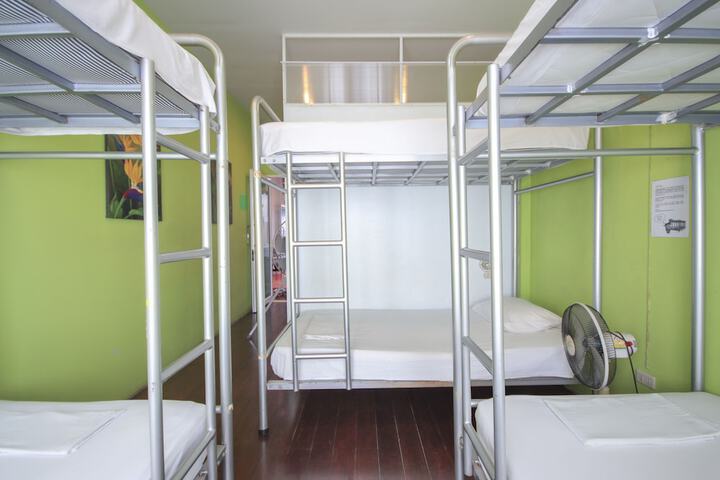 Room 8 of 47