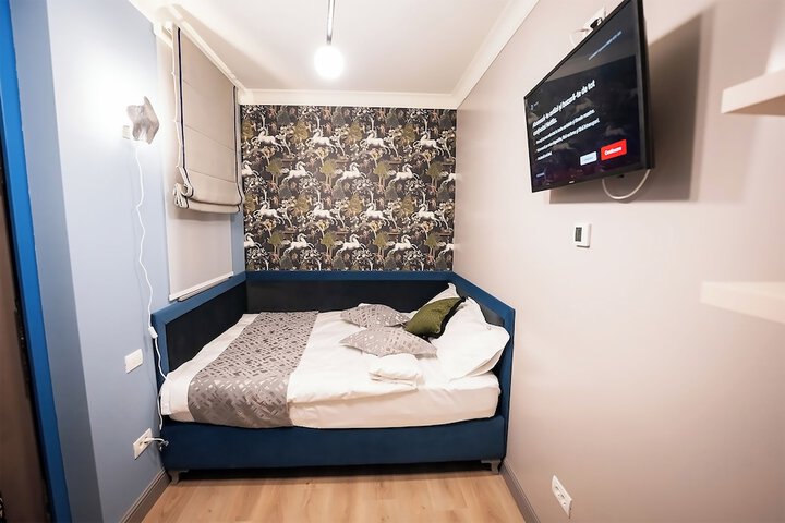 Room 18 of 32