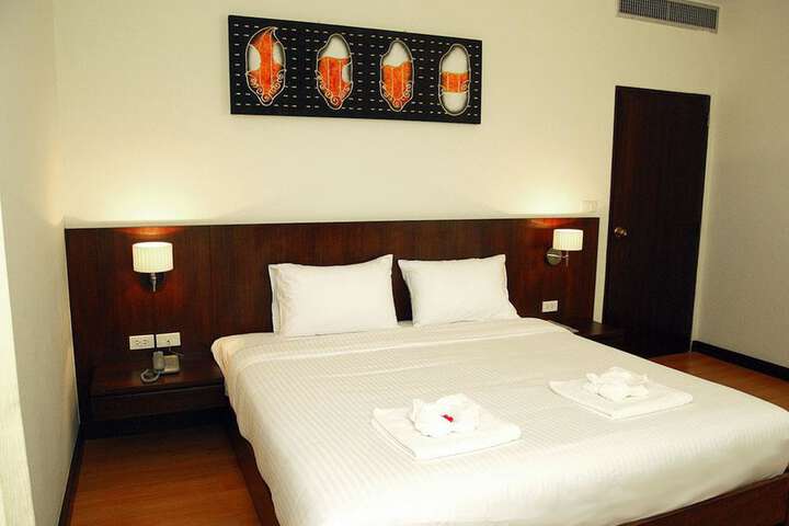 Room 13 of 26