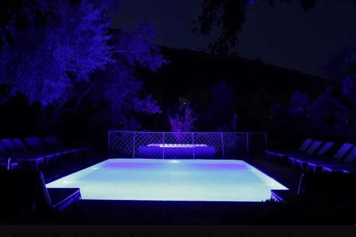 Pool 33 of 52
