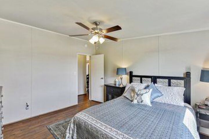 Room 9 of 23