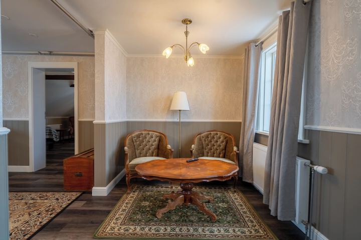 Room 70 of 179