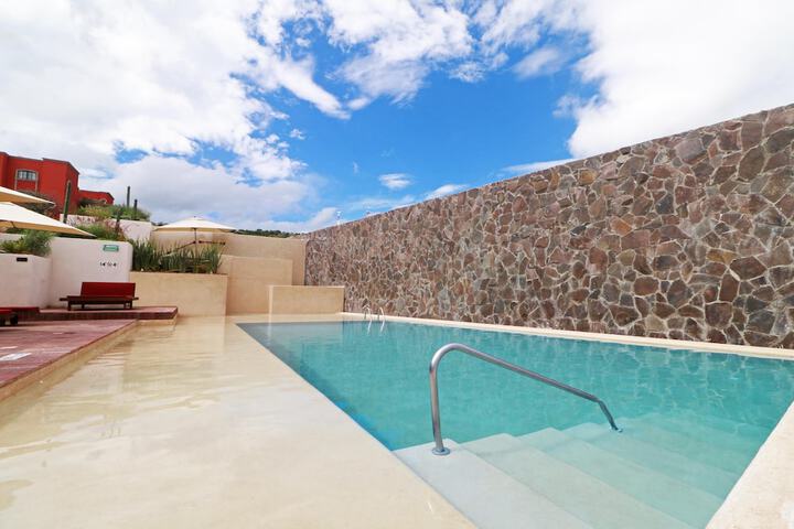 Pool 65 of 137