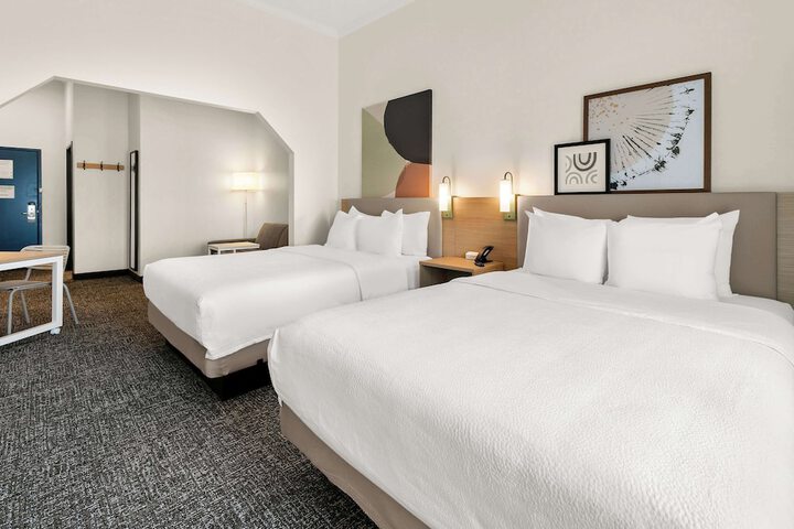 1 King Suite (4 of 14)