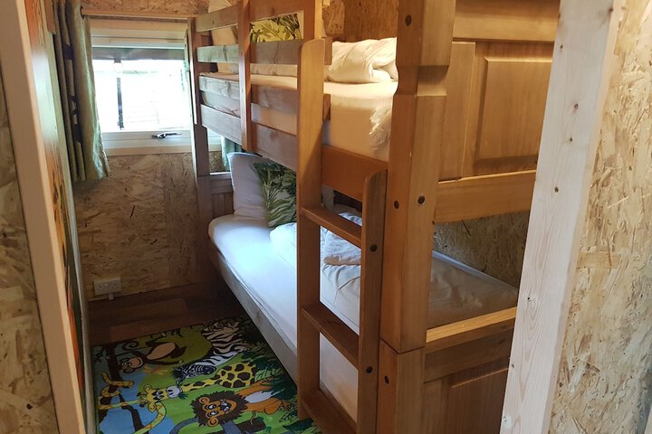 Room 32 of 135