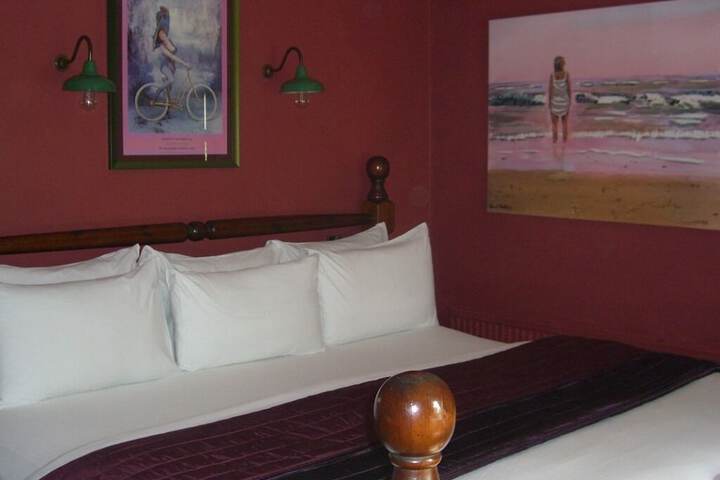 Room 27 of 70