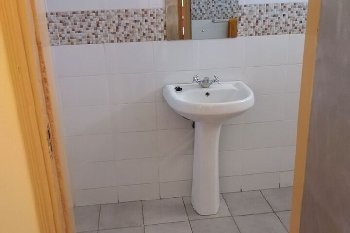 Room 8 of 13