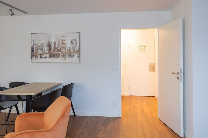 Room 8 of 11