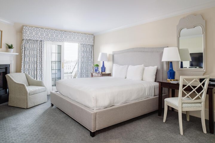 Room 40 of 194