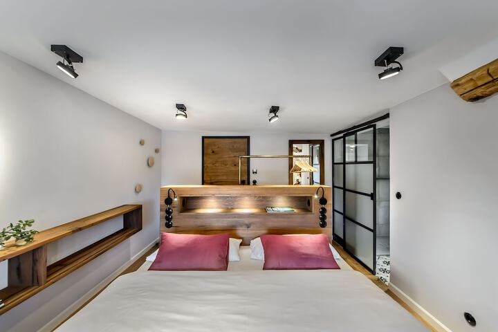 Room 17 of 117