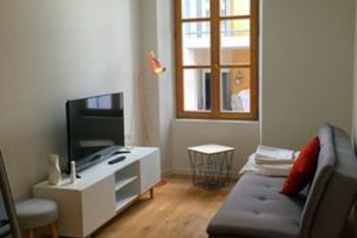 Room 127 of 200