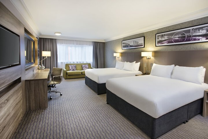 Room 10 of 117