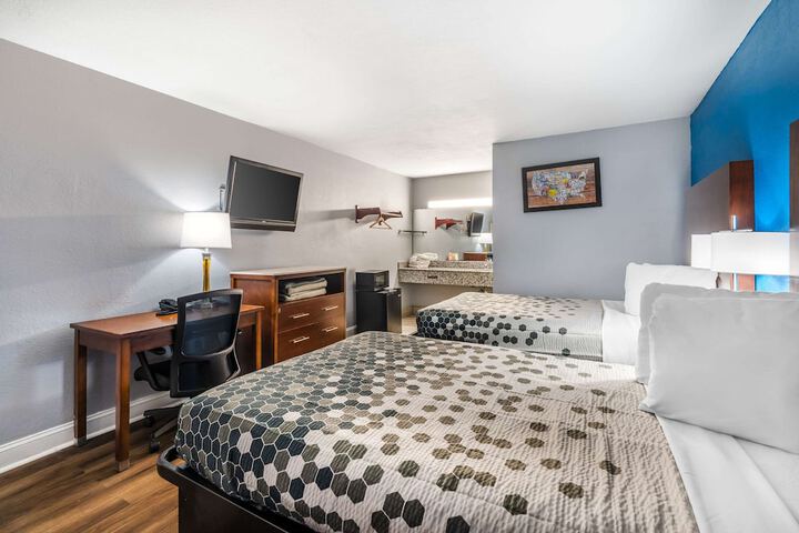 2 Double Beds (9 of 23)