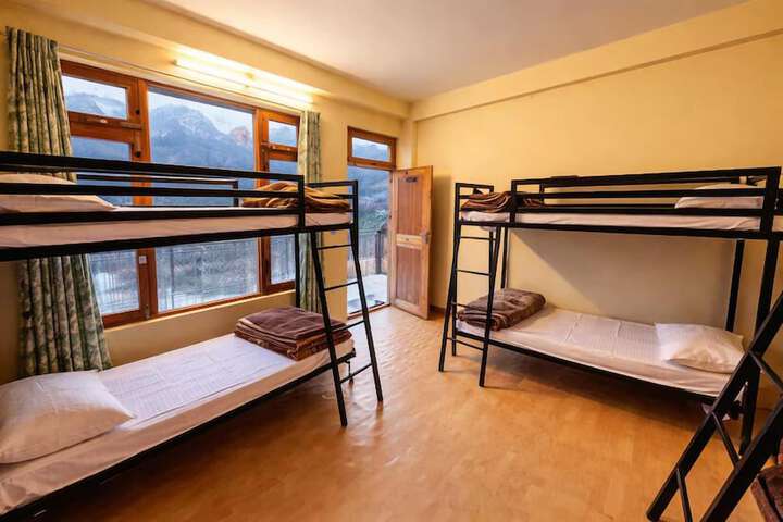 Room 6 of 31