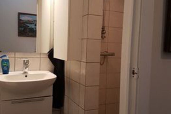 Room 4 of 17