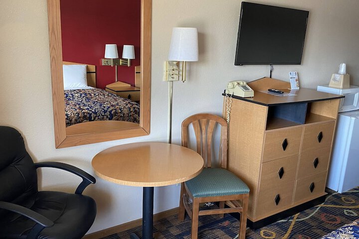2 Double Beds (7 of 18)