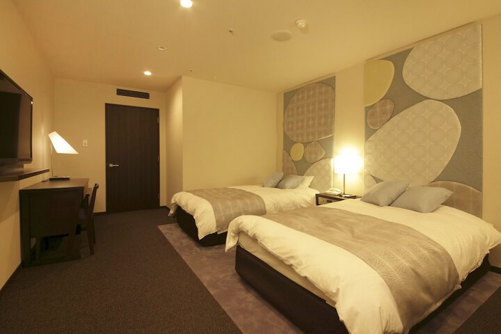Room 5 of 178
