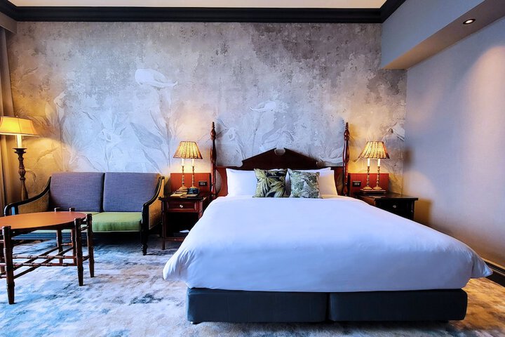 Room 4 of 74