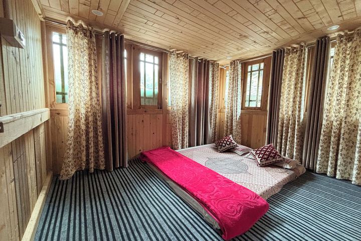 Viraaj Homestay in Rajgarhi
