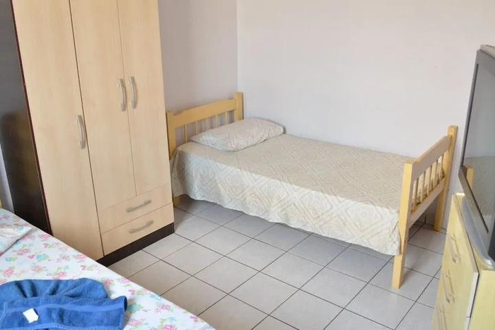 Room 3 of 10
