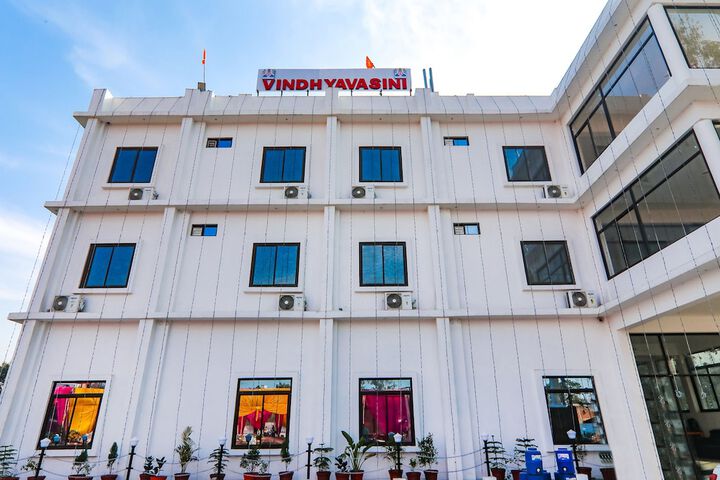 Fabhotel Trayamb