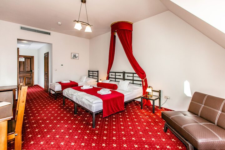 Room 3 of 54