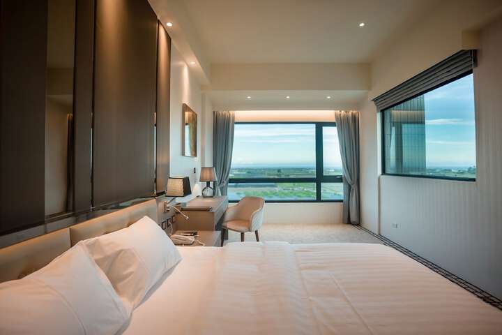 Room 17 of 43