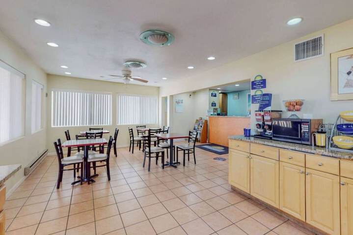 Breakfast/Coffee Service 29 of 30