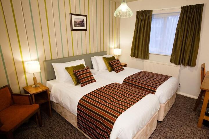 Room 7 of 40