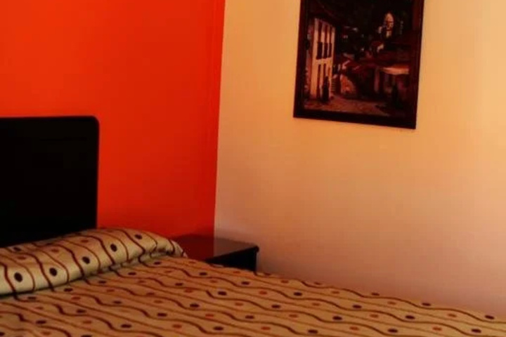 Room 7 of 8