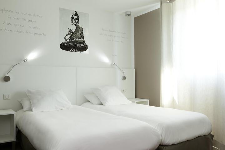 Room 26 of 60