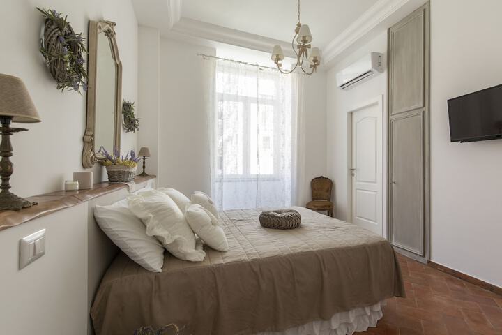 Room 14 of 43