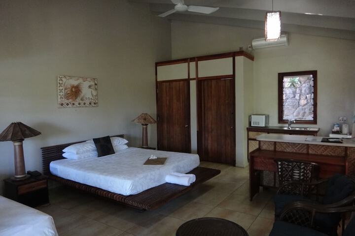 Room 3 of 48