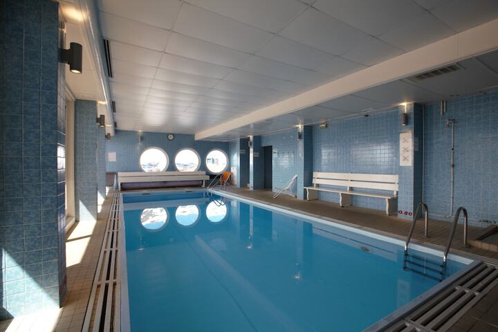 Hotel Pool