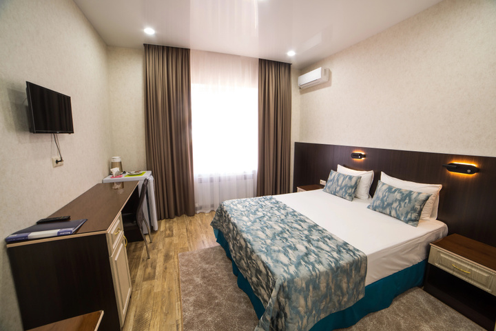 Room 14 of 18