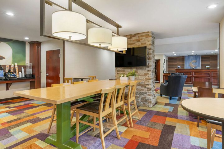 Breakfast area