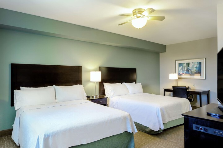 1 King 1qn Bed 2 Bedroom 2 Bath Suite (3 of 21)